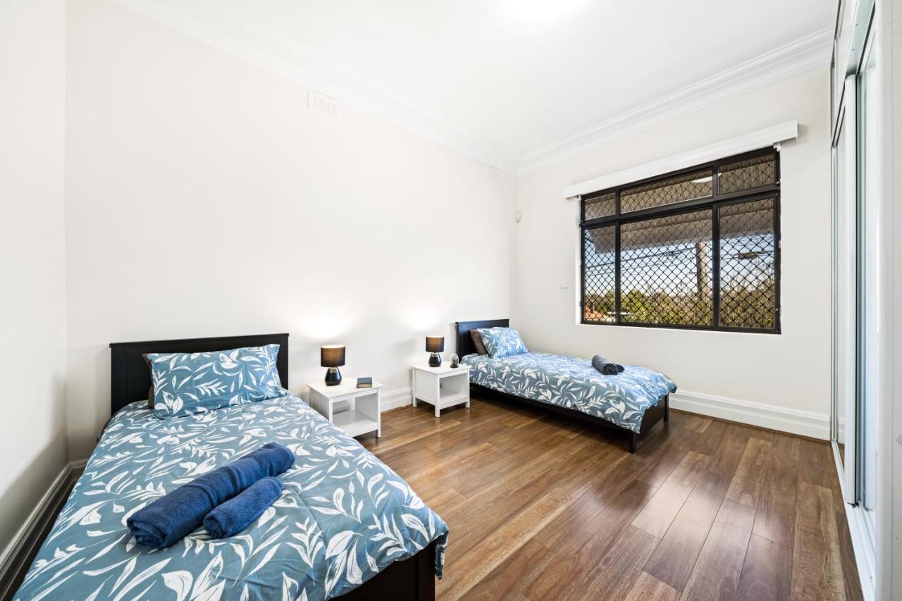 4 Bedroom House 500M To Drummoyne Bay Run Sydney Exterior foto